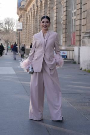 異素材＆レイヤードに着目。ワントーンルックを制する業界人たち【パリスナップ】