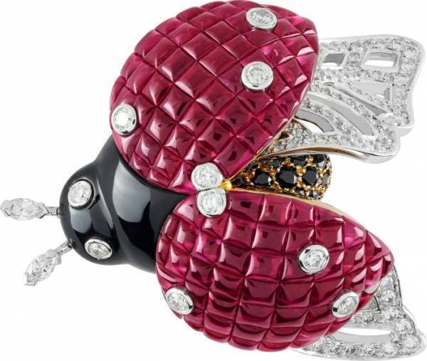 ヴァン クリーフ&アーペルが春の到来を祝福! 「ラッキー スプリング」コレクションに新作が登場