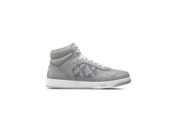 ヘリテージと革新性が融合。キム・ジョーンズによる2023年サマー メンズ コレクションを彩る「CD ダイヤモンド」