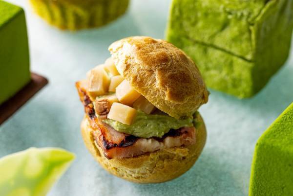 国産食材に抹茶を組み合わせて多様なマリアージュを楽しむ、コンラッド東京のアフタヌーンティー