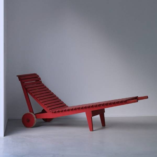 モダンデザインを形成してきた世界の女性デザイナー13名のビンテージの家具作品を新宿伊勢丹で展示販売