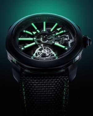 ブルガリがトゥールビヨンの魅惑的なムーブメントを搭載した「オクト ローマ」の新作を発表