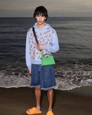 モダンでスポーティなルックを演出! フェンディのアイコンバッグ「ピーカブー」に新作が仲間入り