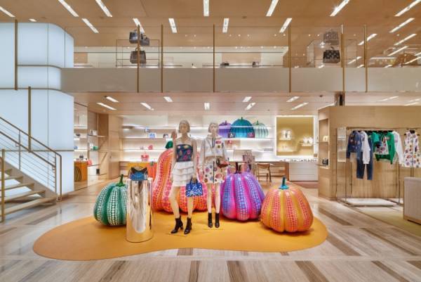 「ルイ・ヴィトン × 草間彌生」コレクション第2弾の発売を記念したストア・ディスプレイがスタート