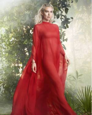 カルティエのフレグランス コレクションのキャンペーンムービーに英国人女優のヴァネッサ・カービーが登場