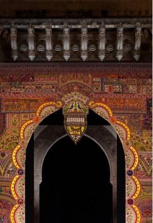 ムンバイ「インド門」が荘厳な舞台に。ディオール 2023年フォール コレクションの舞台装飾