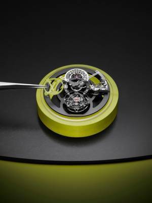 サファイアケースで史上初めてジュネーヴシールを取得したルイ・ヴィトンのハイウォッチコレクションから新色が登場