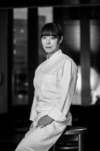 ブルガリ イル・チョコラートのドライフルーツなど様々な素材の風味と食感をひとつに纏め上げた「小さなチョコレートケーキ」