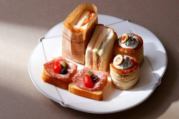 初夏にふさわしい果実味あふれるチョコレートスイーツを堪能する、ウェスティンホテル東京のチョコレートアフタヌーンティー