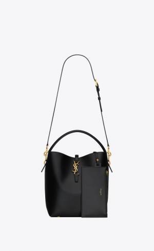 サンローランから艶と張りのあるカーフレザーを使用した新たなアイコンバッグ「ル・トロントセット」が登場