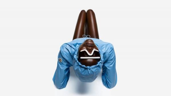 モンクレールがティエリー・ル・ゴウ撮影の2023年グローバルサマーキャンペーンを発表