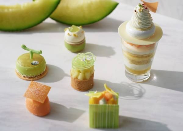 旬のメロンを堪能。フォーシーズンズホテル東京大手町で愉しむ新緑の「メロンアフタヌーンティー」