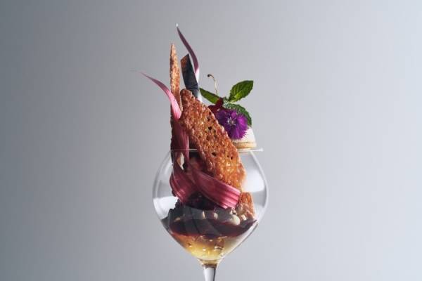 パティシエの技が光るアートのように美しいパフェ。素材や製法、デザインにこだわり抜いたモンサンクレールの新作パフェ