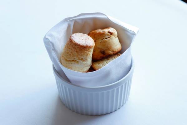 ウェスティンホテル東京の最上階「ビクターズ」で楽しむ優雅なアフタヌーンティー