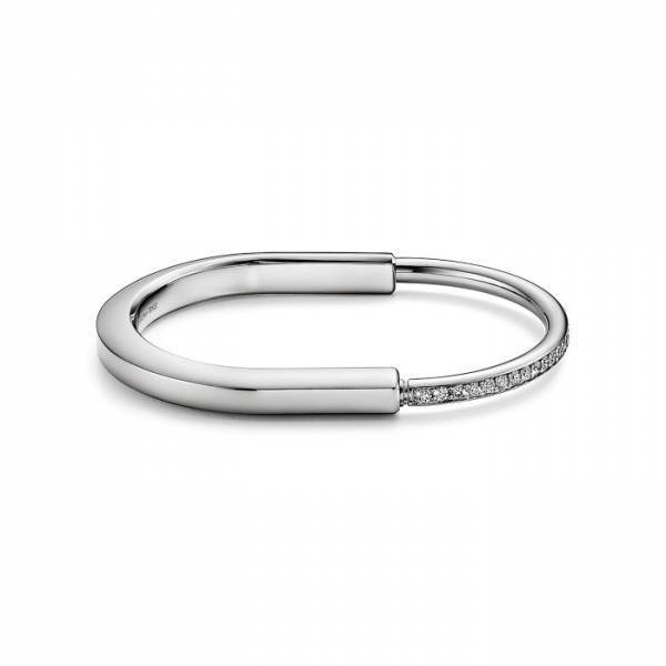 母の日に贈りたい! ティファニーのモダンで洗練された新作ジュエリー