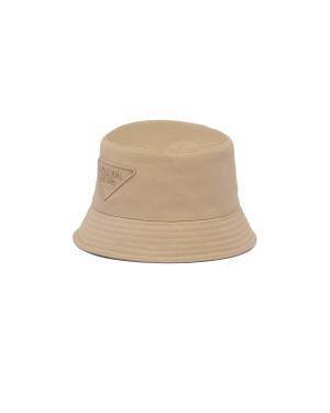 プラダがイセタンメンズ1階のザ・ステージでポップアップを開催。会場は特別なカラーパレットで再解釈された森を表現