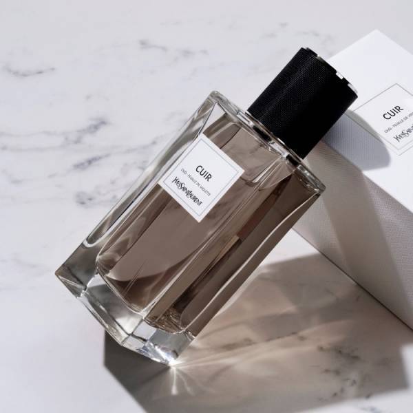 YSLのラグジュアリーなレグランスコレクションにウッディレザーノートの「キュイール」が登場