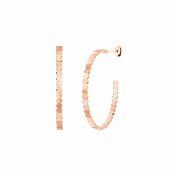 ショーメの「ビー マイ ラブ」コレクションにタイペンダントやフープピアスなどスタイルに合わせて楽しめる新作が登場