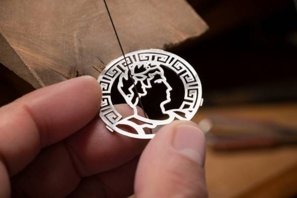 ブルガリ「メディテラニア」から美と職人技を称える壮麗なタイムピースが誕生