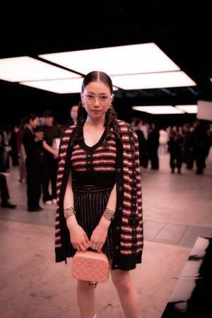 シャネルが東京で6年ぶりとなるコレクション・ショーを開催。東京のアートシーンと新たなつながりを築くショーに