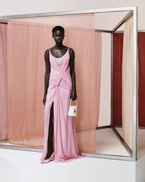 【ルック】ジバンシィ 2024年春 プレコレクションを発表。～ウイメンズ編～