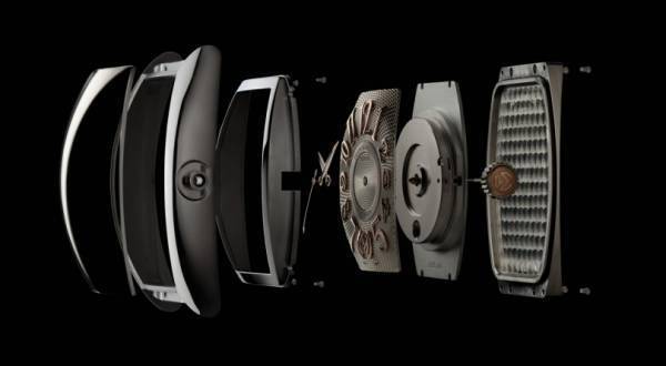 三次元曲線の魅力を強調し進化。フランク ミュラーがブランドの象徴「トノウ カーベックス」のケースフォルムデザインを一新