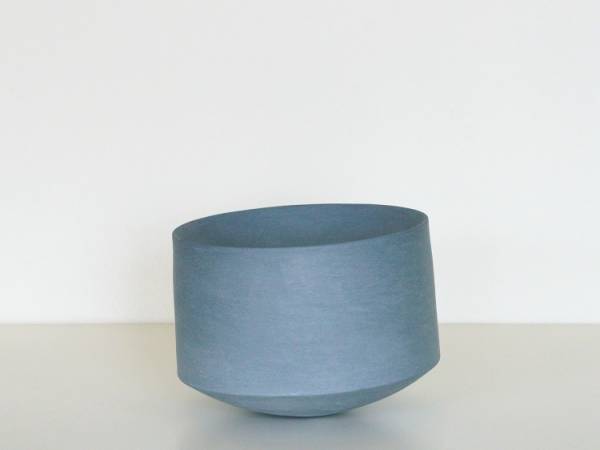 IDEE Galleryで幾何学的なフォルムが特徴の陶芸家 デレク・ウィルソンのセラミック作品の展示販売会を開催