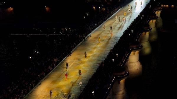 【ルック】ファレル・ウィリアムスによる初のショー! ルイ・ヴィトンが2024春夏メンズ・コレクション ファッションショーをパリで開催