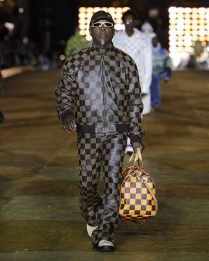 【ルック】ファレル・ウィリアムスによる初のショー! ルイ・ヴィトンが2024春夏メンズ・コレクション ファッションショーをパリで開催