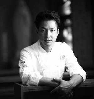 コンラッド大阪でジェラート界の権威 柴野 大造とコラボしたサマースイーツビュッフェを開催