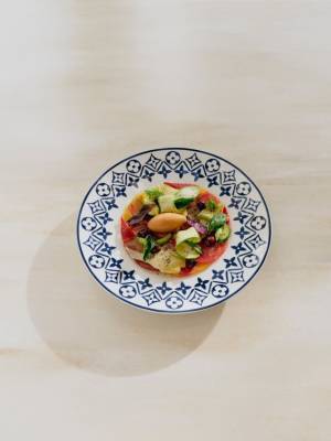 ルイ・ヴィトンがサントロペのホテル「ホワイト1921」にミシュランシェフを迎えたレストランをオープン