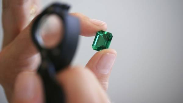 10カラットを超える希少なエメラルドをティファニーが入手