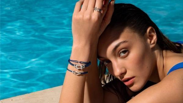 フレッドが銀座三越 1階でポップアップを開催。ブルーの世界が反映された新作ジュエリーコレクションを展開