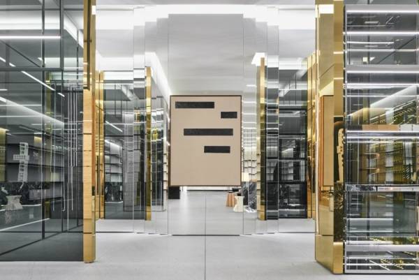 セリーヌ表参道がリニューアルオープン、エディ・ スリマンによる新しい建築デザインコンセプトが随所に感じられる空間