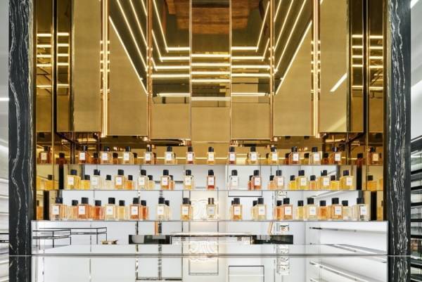 セリーヌ表参道がリニューアルオープン、エディ・ スリマンによる新しい建築デザインコンセプトが随所に感じられる空間