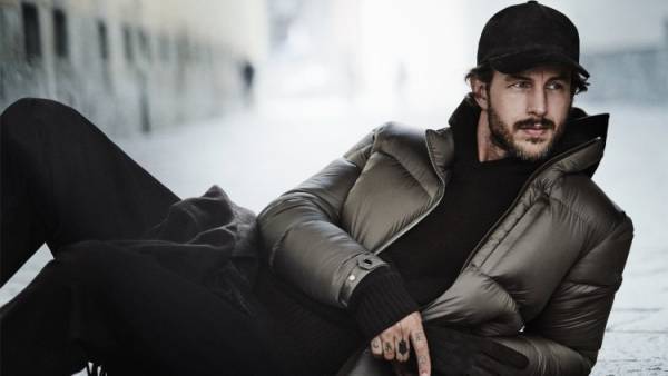 モンクレール 2023 年秋冬コレクション、メンズウエアの第一弾が登場