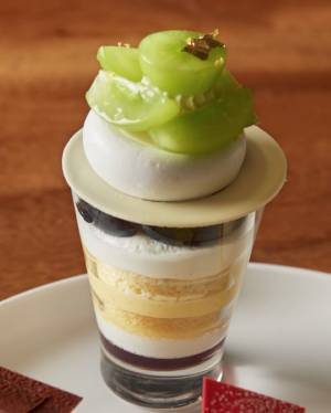 秋の訪れを伝える、フォーシーズンズホテル東京大手町の「シャインマスカット」アフタヌーンティー