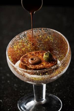 ル・ショコラ・アラン・デュカス 六本木 ル・サロンで出会う、ショコラ香る大人なフレンチトースト「パン・ペルデュ」