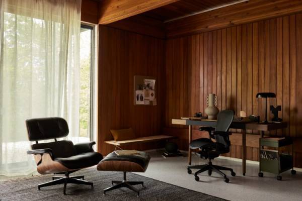 ハーマンミラーが浅間山の麓でポップアップストアを出店。「アーロンチェア」などの執務用家具を中心に展示