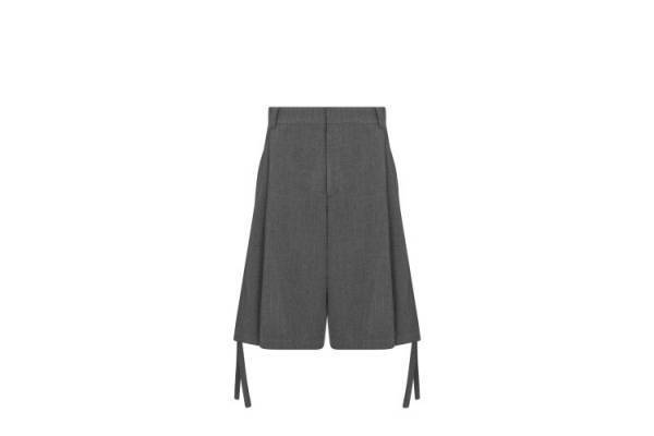 キム・ジョーンズによる、ディオール 2023-2024年ウィンター メンズ コレクションに秘められたシルエット