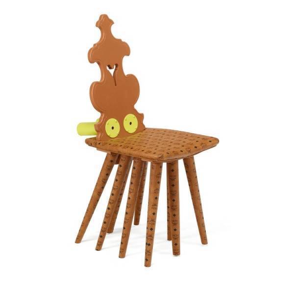 MCMが英国人デザイナーのインカ・イロリとのコラボを発表。MCMの残布をデザインに取り入れ生まれ変わった10脚の椅子を紹介