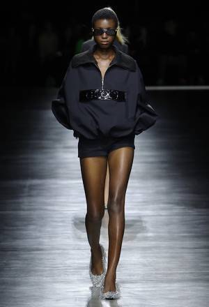 【ルック】グッチが2024年春夏コレクションを発表。新クリエイティブ・ディレクター サバト・デ・サルノによるファーストショー