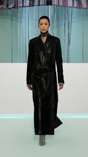 【ルック】ボスが2023年秋冬ファッションショーを「BOSS Techtopia」で開催