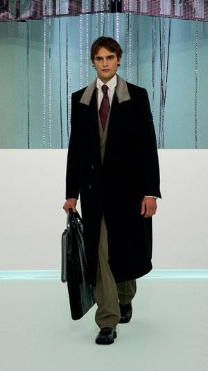 【ルック】ボスが2023年秋冬ファッションショーを「BOSS Techtopia」で開催