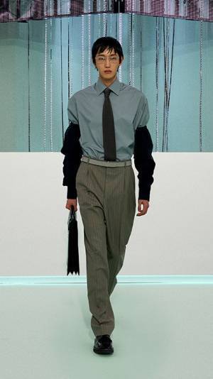 【ルック】ボスが2023年秋冬ファッションショーを「BOSS Techtopia」で開催