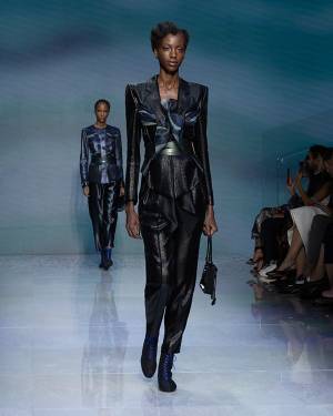 【ルック】ジョルジオ アルマーニが2024春夏ウィメンズコレクションをミラノにて発表