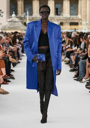 【ルック】ジバンシィが2024年春夏ウィメンズコレクションを発表