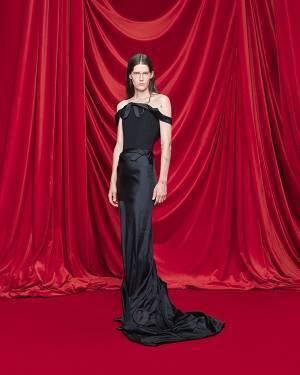 【ルック】バレンシアガが2024年春夏コレクションを発表