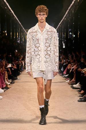 【ルック】イザベル マランが2024年春夏コレクション ショーを開催