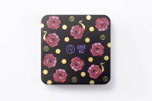 ANNA SUIと京都の老舗和菓子舗 鶴屋吉信がコラボした羊羹が数量限定で登場